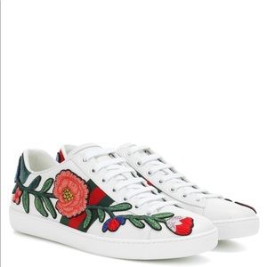 Authentic Gucci ace sneakers with flower patch